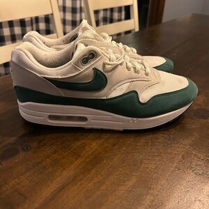 Nike Air Max 1 White and Green SIZE: 10.5